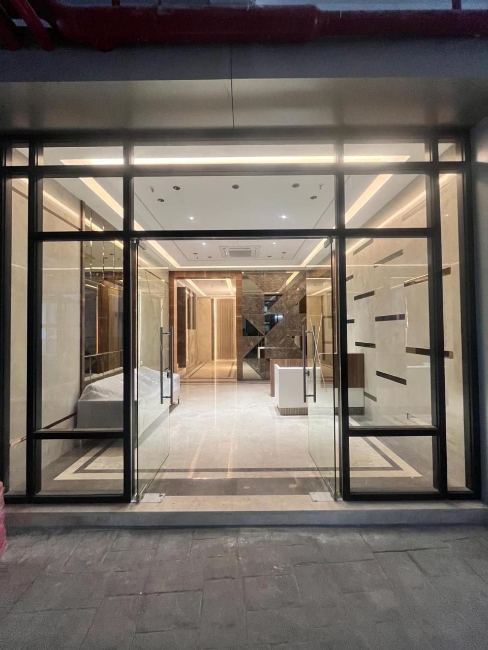Hsquare Luxury Apartments Goregaon ムンバイ エクステリア 写真