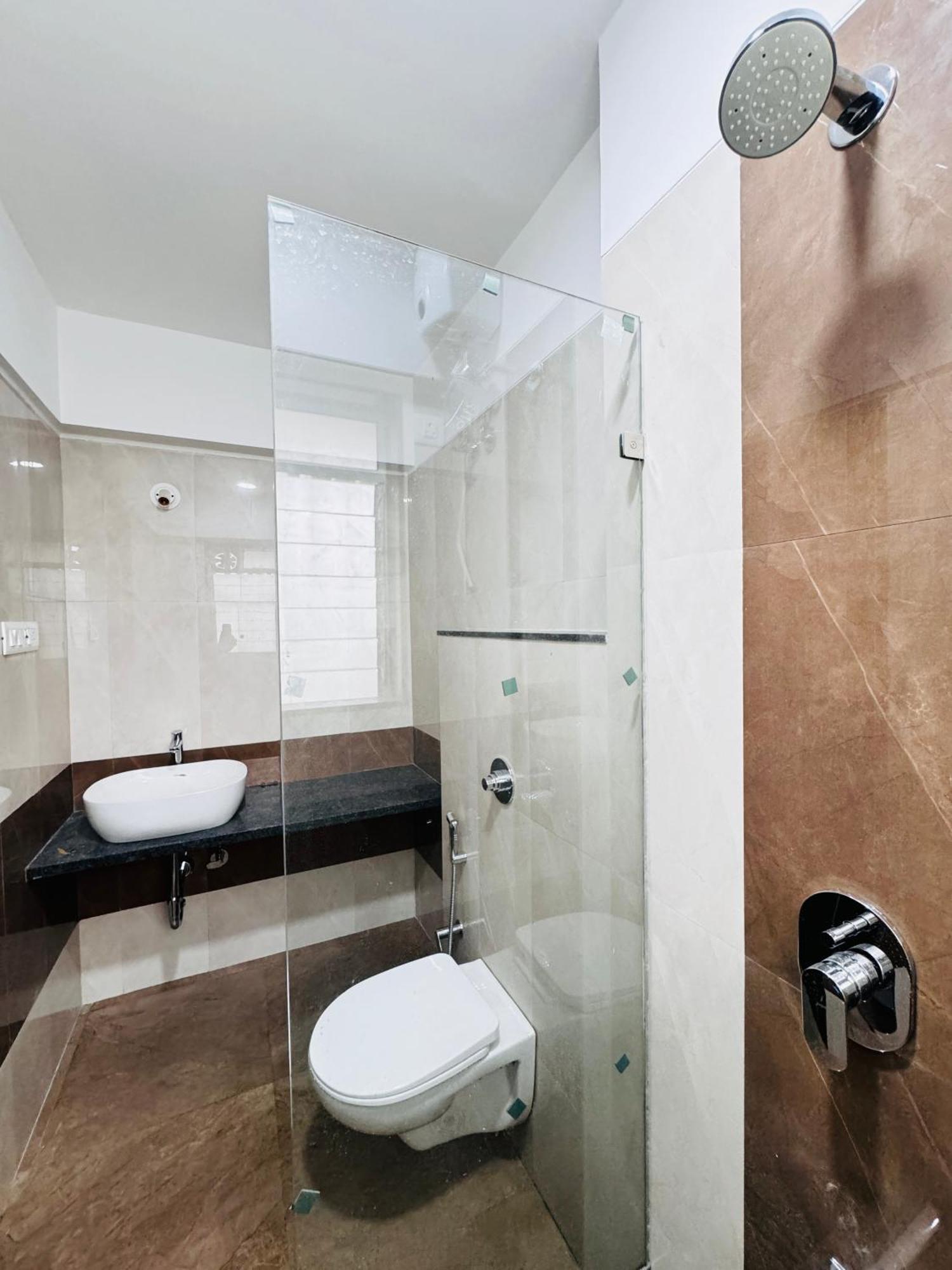 Hsquare Luxury Apartments Goregaon ムンバイ エクステリア 写真