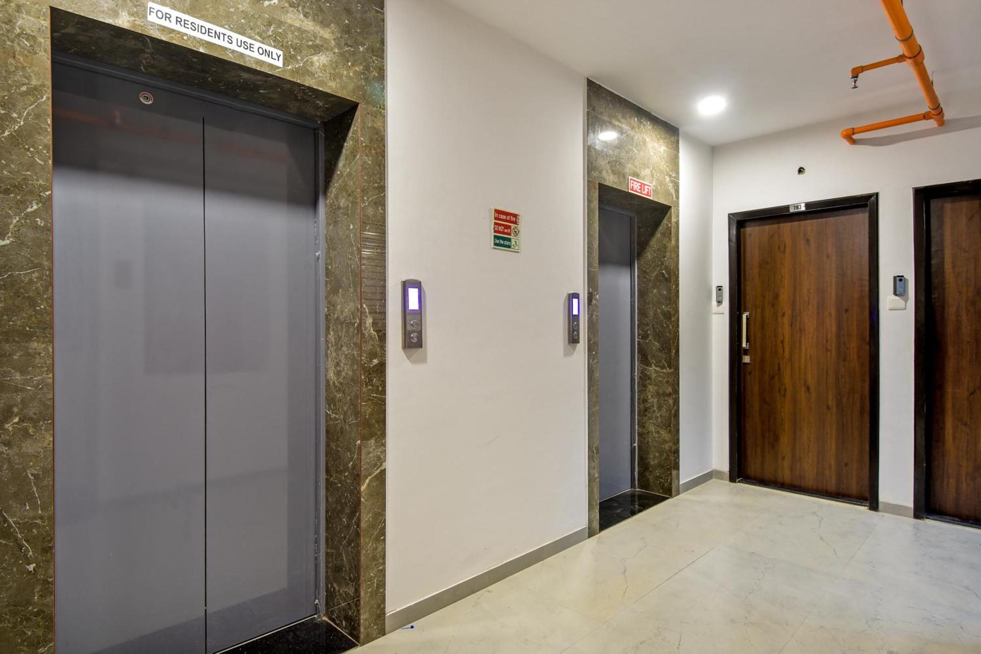 Hsquare Luxury Apartments Goregaon ムンバイ 部屋 写真