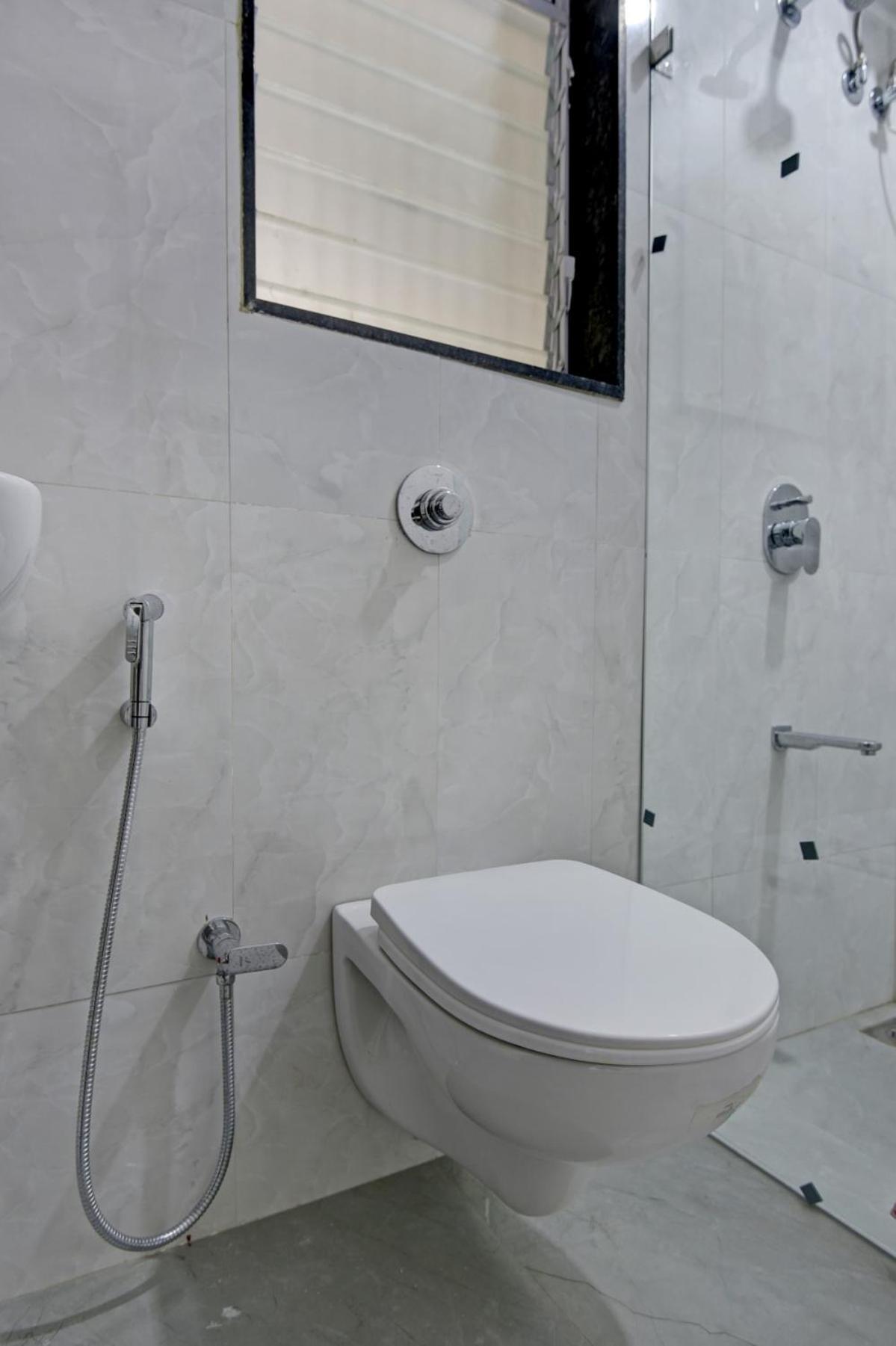 Hsquare Luxury Apartments Goregaon ムンバイ エクステリア 写真