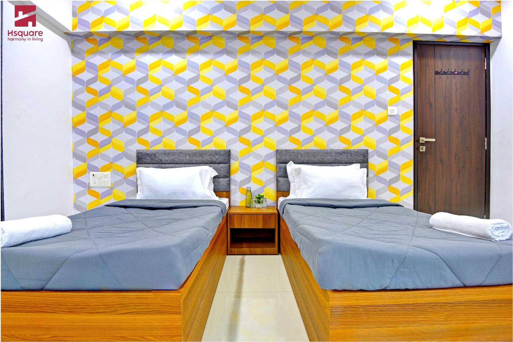 Hsquare Luxury Apartments Goregaon ムンバイ エクステリア 写真
